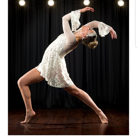 NWOT Beautiful Leotart - Picture 2 of 16